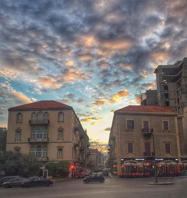 It's a new Dawn 💙🌄💛It's a new Day 🎶🎻🎶... (Beirut, Lebanon)