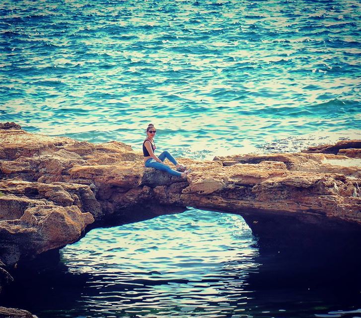 It's one of the most serene,peaceful places you can imagine😎😍✌🌊🌞🐟🐬🐳 (Anfeh Sea Shore)