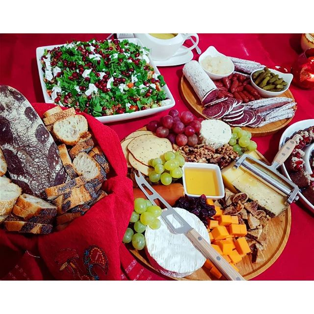 It's the season 🎄🎅🤶🧀🍷Jingle and Mingle ⛄ @mayatannouss our best chef... (Beirut, Lebanon)