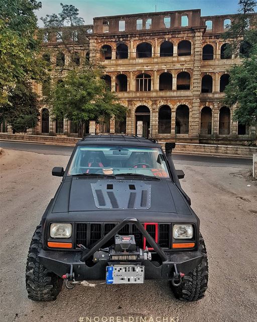  jeep xj sawfar grandhotel lebanon nofilter whatsuplebanon jeepbeef fun...