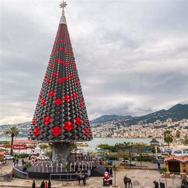  jounieh  lebanon  christmas  tree  sky ...