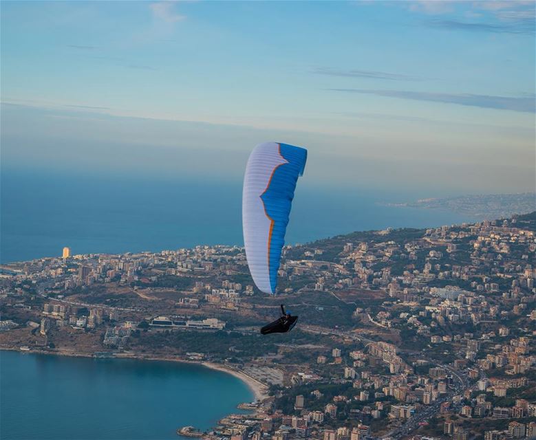  jounieh  lebanon  flying  paragliding  parachute  sky ... (Harîssa, Mont-Liban, Lebanon)