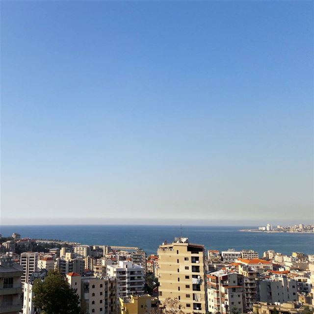  jounieh  Lebanon  RoyALKhouryPhotography  ocean  lebanesesky  beach  sun... (Joünié)