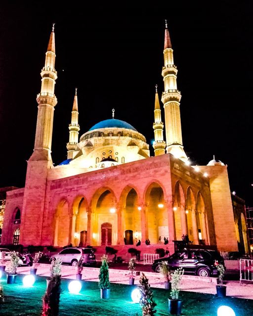  jummahmubarak  blessedfriday  islamicarchitecture  islamicart ... (Downtown Beirut)