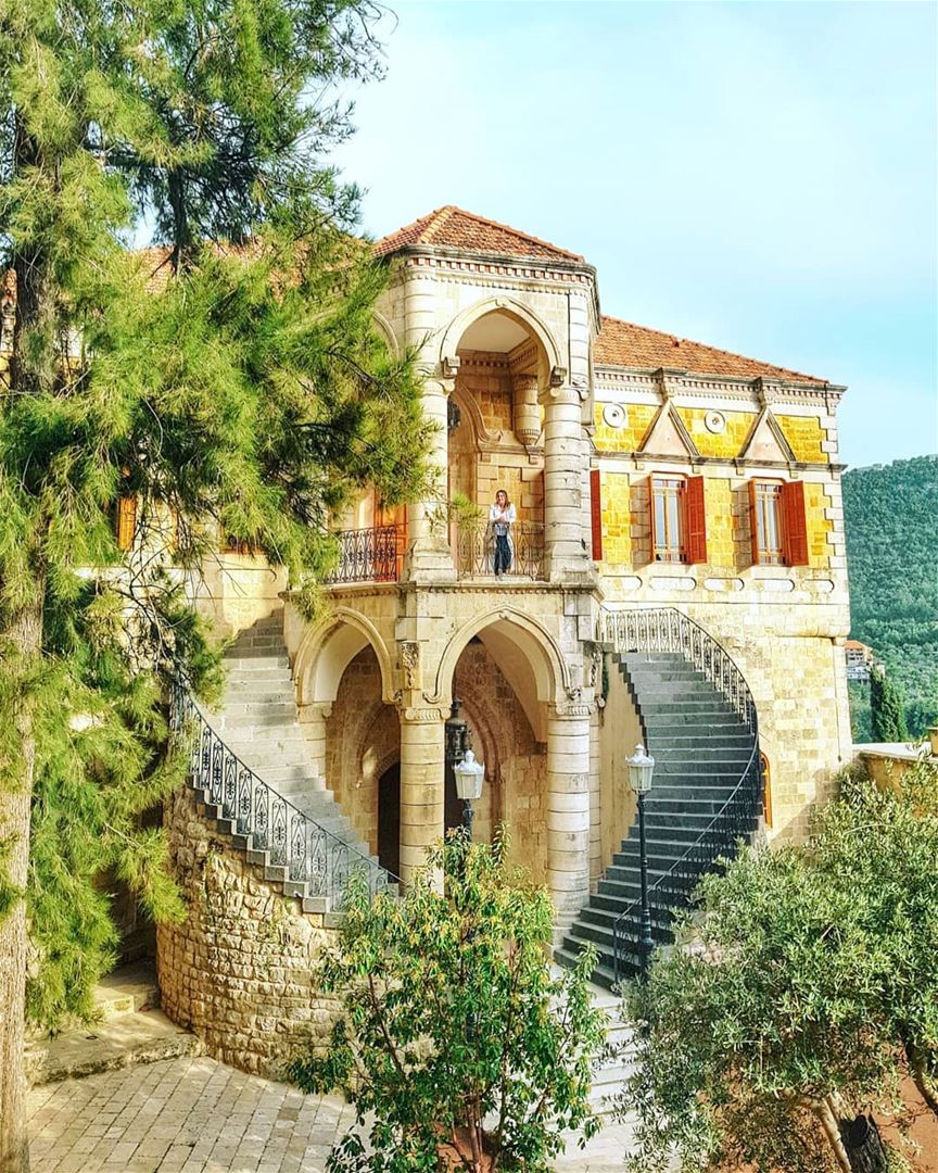 Just waiting for the keys to my Palace... Anyone else wish we could rent... (El-Mukhtarah, Mont-Liban, Lebanon)