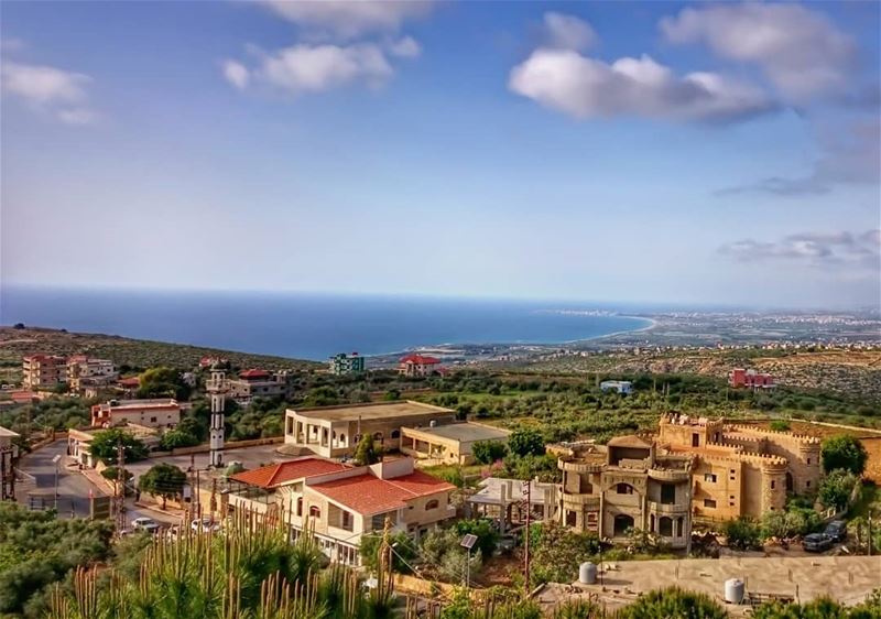 Keep your eyes on the horizon where you can see something beautiful, it's... (Chamaa, Liban-Sud, Lebanon)