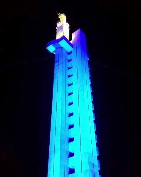 Lady of Zahlé and the Bekaa lighting tower 💙💜💛Good evening.----------- (Zahlé, Lebanon)