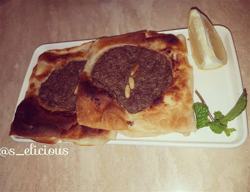 Lahem Beajine Trabolsi🤗  lebanesebreakfast   lebanoninapicture  uae ... (Al Safadi Restaurant Umm Al Sheif)