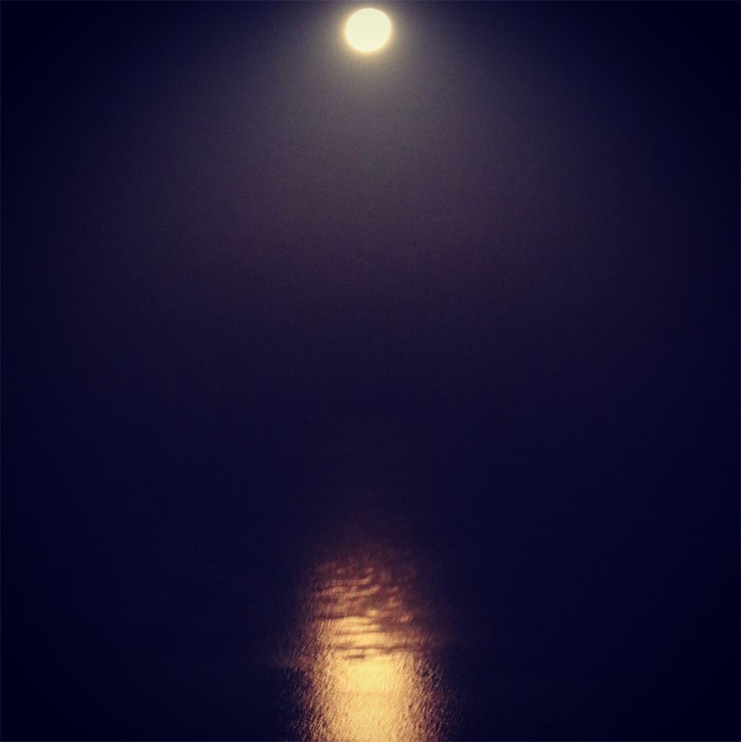 Last night’s moonset....... Moon  Moonset  Orange  reflection  Sea ... (Qurnat Shahwan, Mont-Liban, Lebanon)
