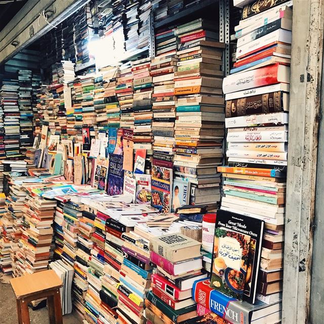 •le librerie che mi piacciono••• Lebanon  Beirut  Library ... (سوق الاحد الشعبي              souk el ahad)