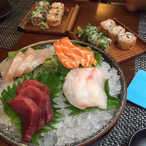 Le Sushi Bar 😍👅🍣🍣🍣 What's for lunch foodies? 🍴🍴🍴 Photo by @frencheat  (Le Sushi Bar)