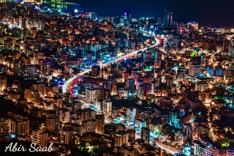  lebanon  jounieh  jouniehbynight  vibrant  city  livelovekeserwan ... (Joünié)