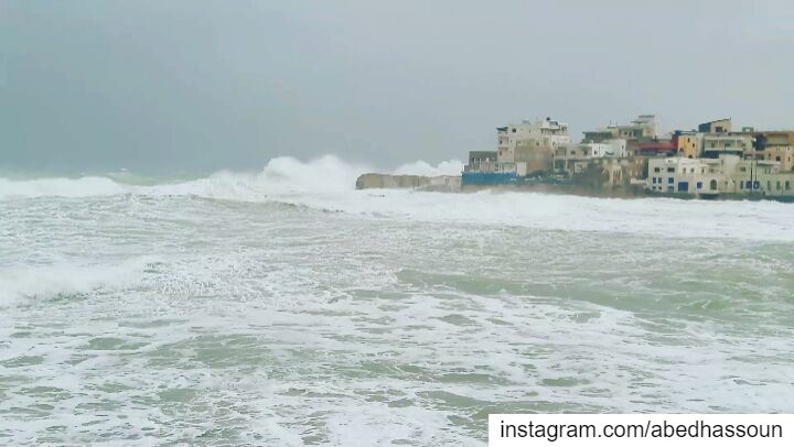LIVE 🌊........... storm   waves  harshsea  main_vision ... (NCMS-National Center for Marine Sciences  / CNRS-Lebanon)