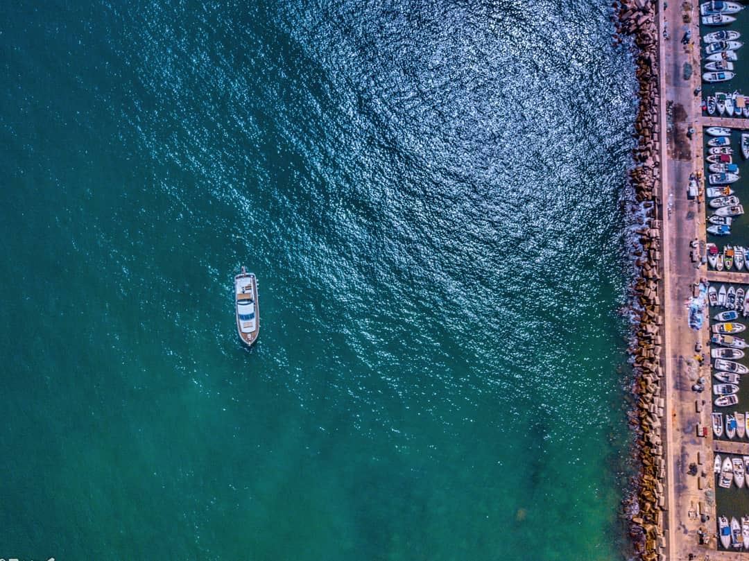 Lonely seaboat.  tyre  lebanon  leb  sour  seaport  picture_to_keep  boats... (Tyre, Lebanon)