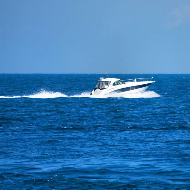 🛥............ luxury  yacht  yachting  boat  main_vision ... (Koubba)