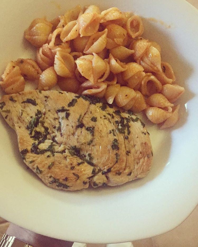Marinated grilled chicken breast with parsley & olive oil + 1 cup of pasta...