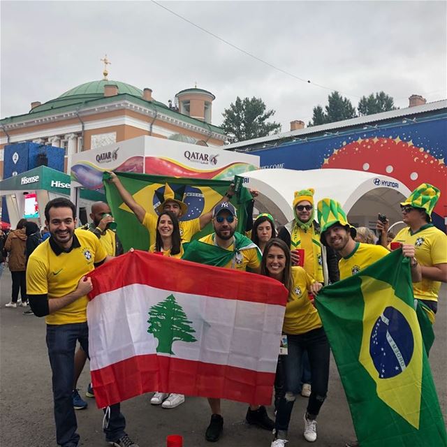 Matando a saudade da Copa do Mundo com essa foto dos torcedores líbano-bras (Moscow, Russia)