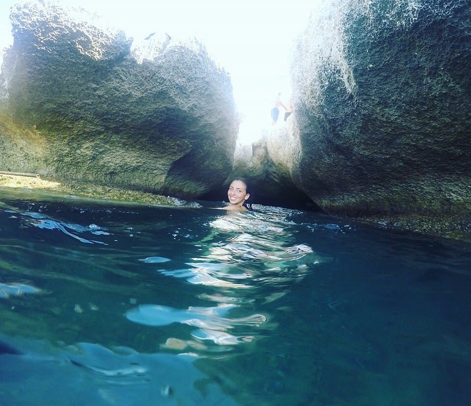 Mermaid off duty 🐬🦀🦑🐙🦐🐠🐟🐡🦈🐳🐋🐚  swimming  sea  rocks ... (Chekka)