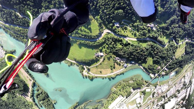 Miniwing fun 🤘😎🤘  livelovebeirut  paraglidinglife  paragliding ... (Bourg-Saint-Maurice)