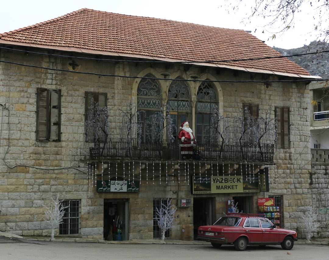 Mission accomplished, all presents are distributed... Santa Claus is... (El Laklouk, Mont-Liban, Lebanon)