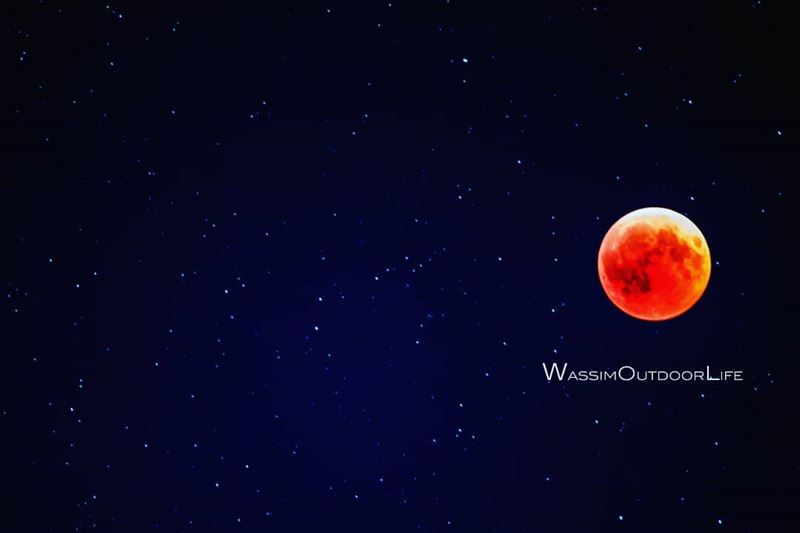  moon mooneclipse2018  stars nightshooters  nightphotography ... (Aïn Zhalta, Mont-Liban, Lebanon)