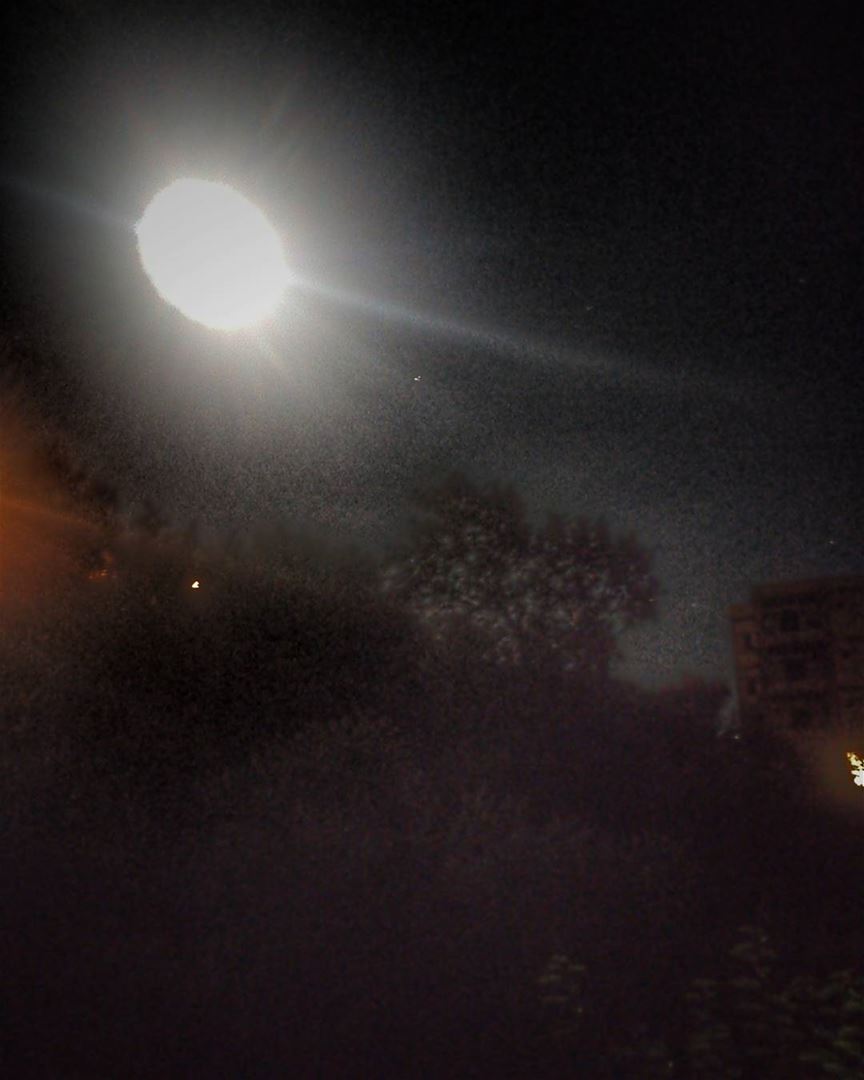 moon  night  picofthenight  bigmoon  lebanon_hdr  lebanon   chhim ... (Chouf)