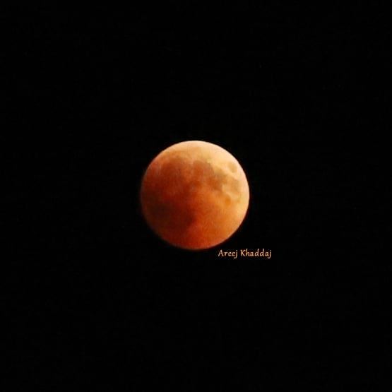 Moon pretending to be Mars 😁.... supermoon  lunareclipse  ... (Kafr Mattá, Mont-Liban, Lebanon)