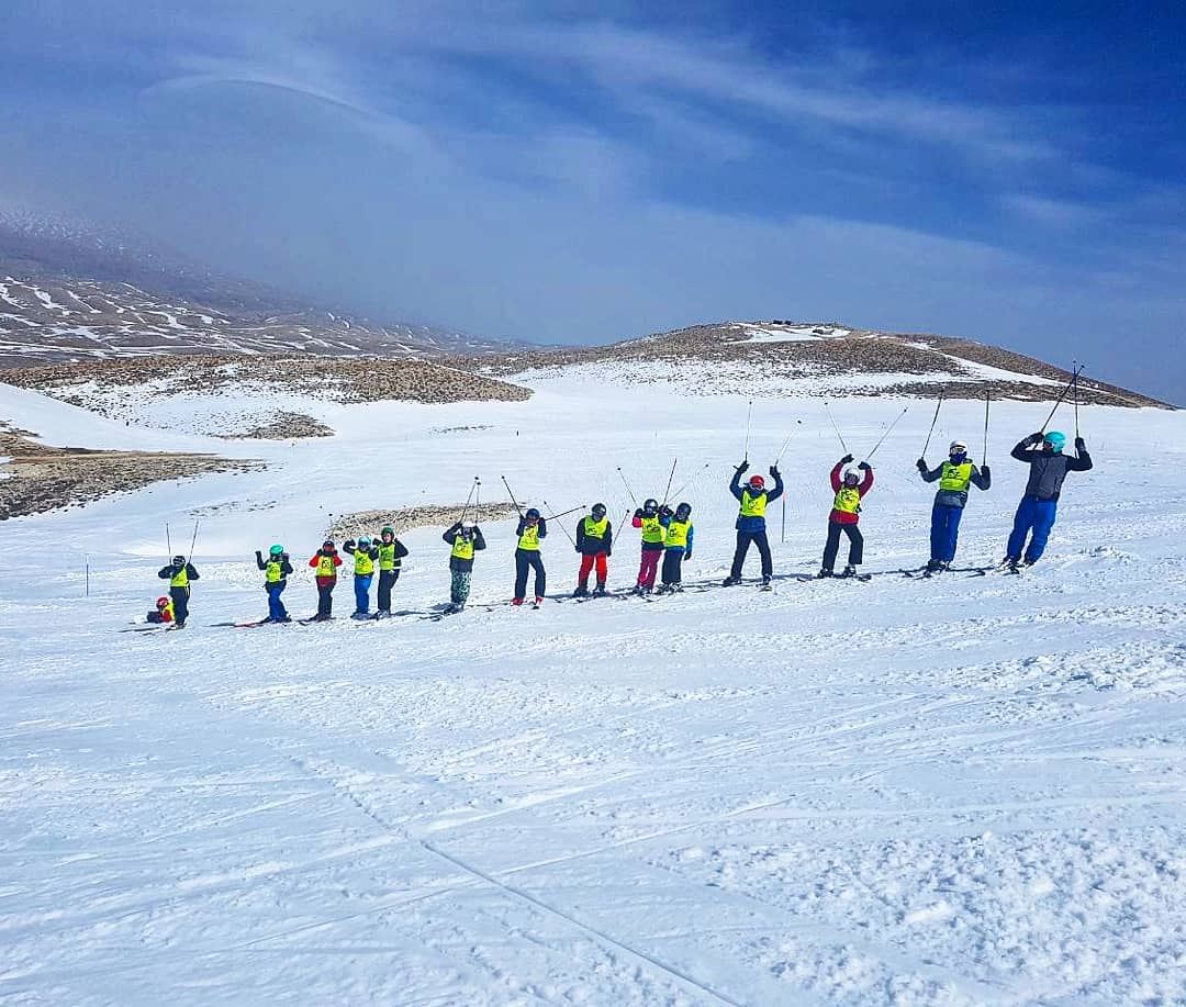 Morning session ⛷️ groupez  skischool  mzaar  lebanon  sportsexperts ... (Mzaar)