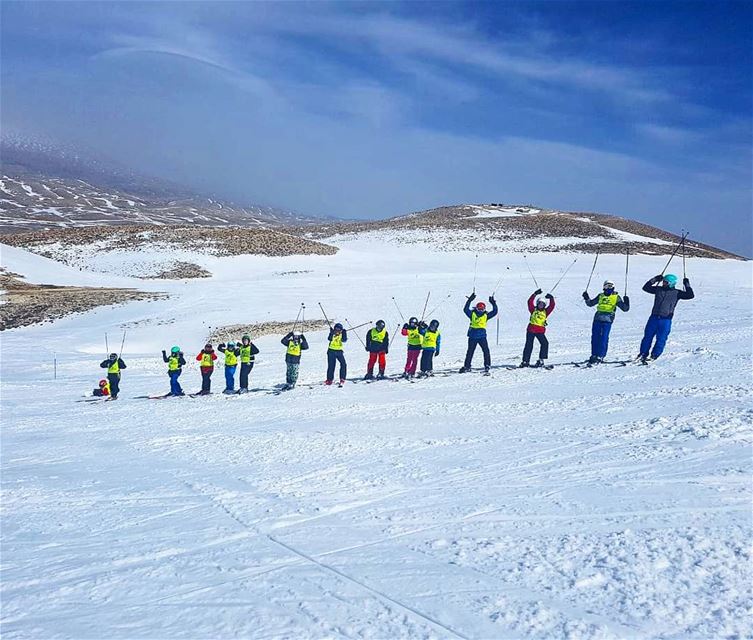Morning session ⛷️ groupez  skischool  mzaar  lebanon  sportsexperts ... (Mzaar)