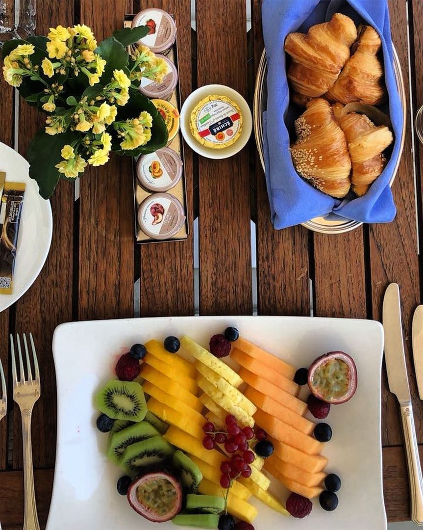 Mornings like this! 🍋🍇🍓🍉 foodlove  morning  Saturdays  dessert  yummy ... (Four Seasons Hotel Beirut)