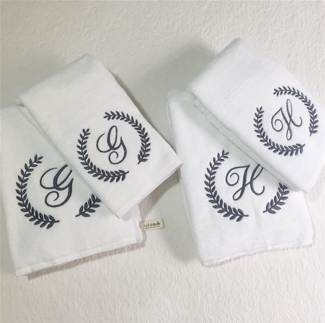 Mr. & Mrs. 💍 newly wed bed set & towels. Write it on fabric by nid d'abeil