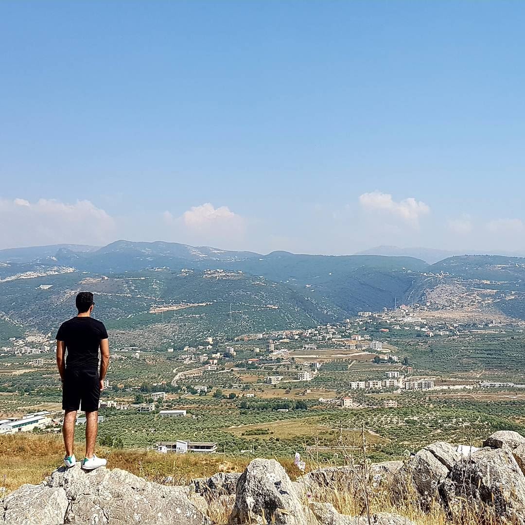 MY BIGGEST PROBLEM IS I notice everything 🗻   livelovebeirut ... (Amioûn, Liban-Nord, Lebanon)