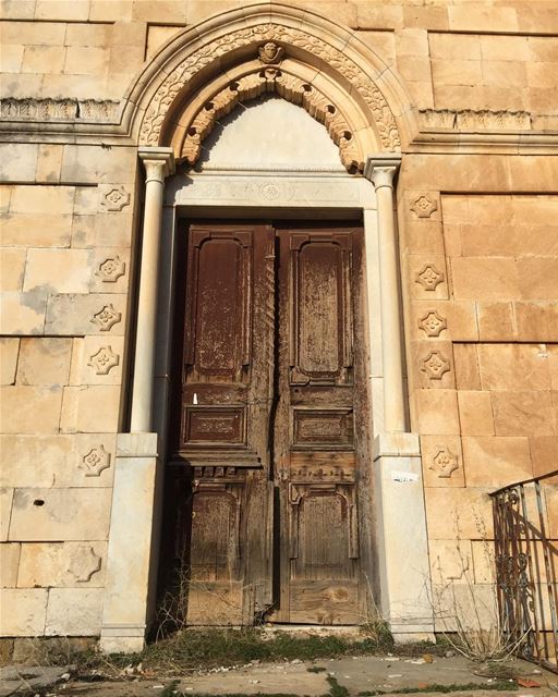 My FAV thing.  Doors wheremyshoeslead. Doors  rustic  OldHouses  Bazoun... (Bazaoûn, Liban-Nord, Lebanon)