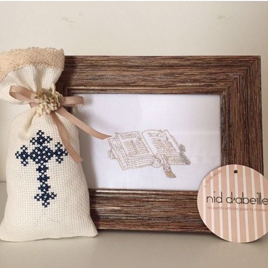 My first communion 🌿Write it on fabric by nid d'abeille  crossstitch ...