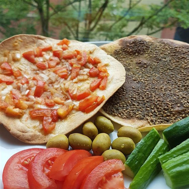 🌿 My Vegan Lebanese Breakfast🌿🌿For the cravings of mankoushe😜🌿 fake... (Dortmund Deutschland-GERMANY)