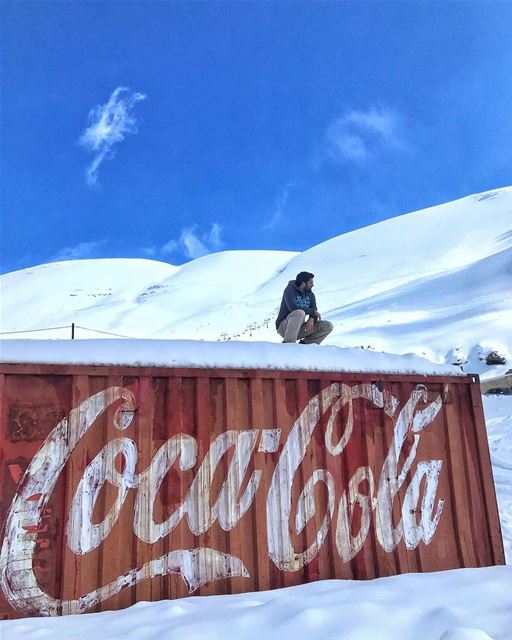 My weekly dose of Coca Cola just arrived💆🏻‍♂️..... cola  cocacola ... (Téléskis des Cèdres - Cedars Ski Resort - Arz)