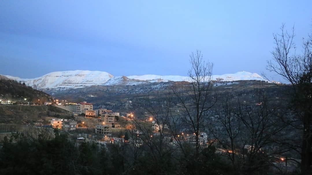 Mzaar - Kfardebian mountain range with its beautiful snow cap. .. Perfect... (Faraya, Mont-Liban, Lebanon)