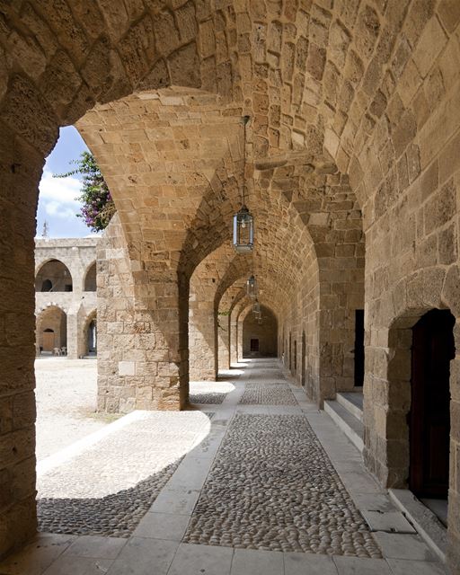 Na mesma rua dos souks de Sidon, Khan el Franj, ou ‘Caravançarai dos... (Saïda, Al Janub, Lebanon)