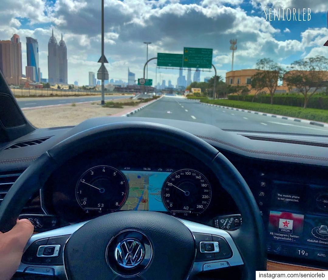 New VW Touareg digital instrumental cluster ———————————————————————— @senio (Burj Al Arab)