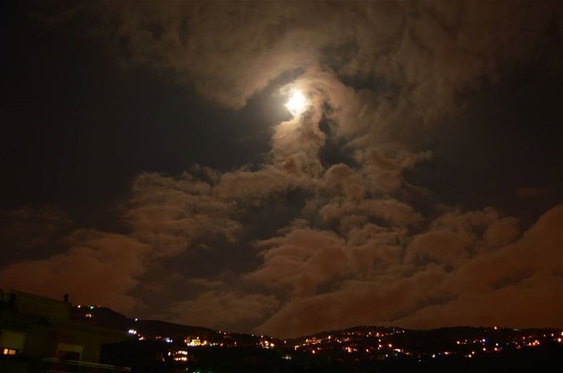  night  lights  breath  fearless  perspective  confidence ... (Aïn El Kharroûbé, Mont-Liban, Lebanon)