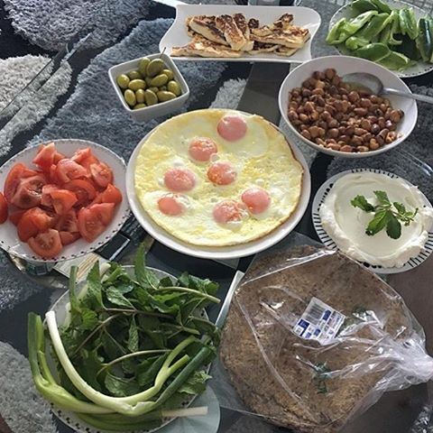 Nothing like a homemade breakfast 😍👌 Good morning Lebanon! It's finally Friday 😁😁😁💃💃💃💃 Shared by @tanianajiya