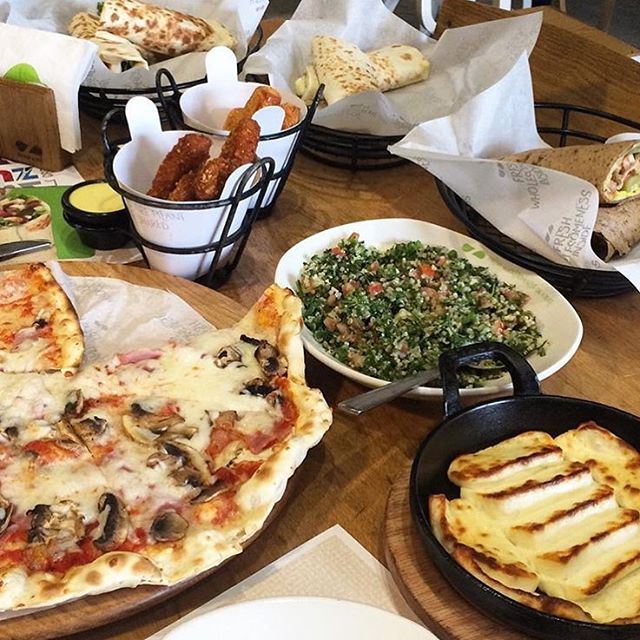 Now this is what i call a fresh Lebanese lunch!!! (Zaatar W Zeit)