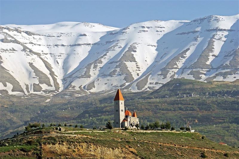 Nunca é demais compartilhar esta maravilhosa paisagem de Bcharré (Norte do... (Bcharré, Liban-Nord, Lebanon)
