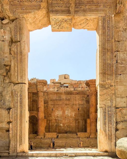 O colossal Templo de Bacchus em Baalbeck, Patrimônio Mundial, é uma das ruí (Baalbeck, Béqaa, Lebanon)