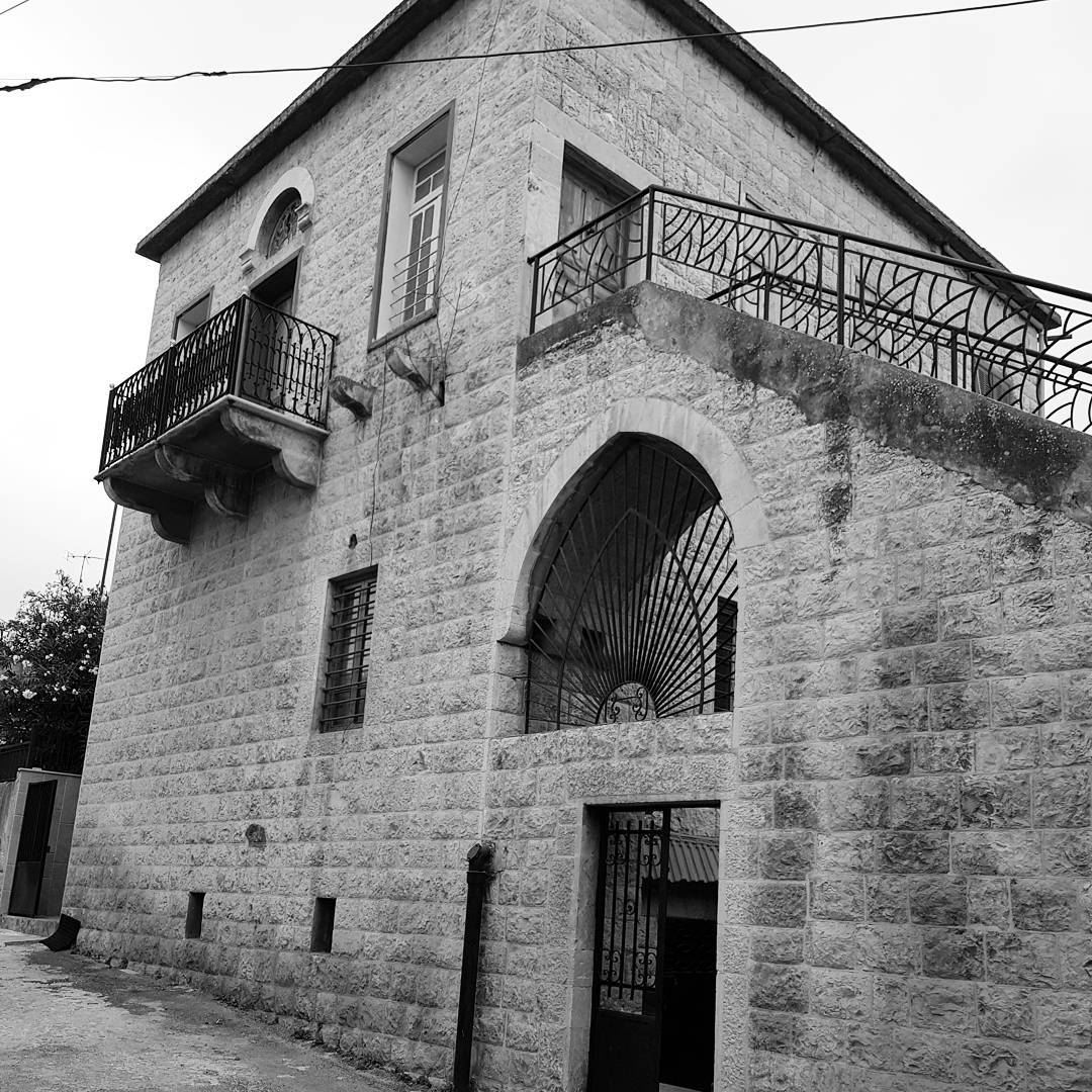 Old Beino... old house located in old  street   Akkar  village  roots ... (Beïno, Liban-Nord, Lebanon)
