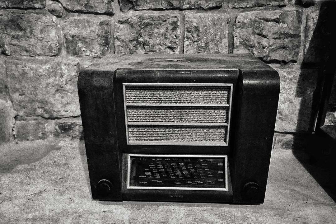  oldbutgold  OldRadio  Oldradios  Old  radio  blackandwhite  Black  White ...