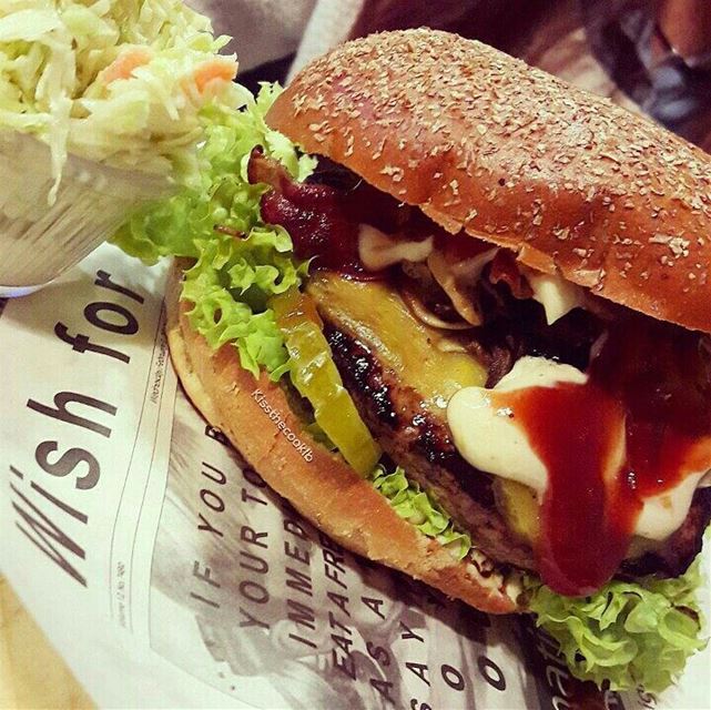 Once you start, you can't stop 🍔🍟 kissthecooklb  livelovelebanon ... (Sandwiched diner)