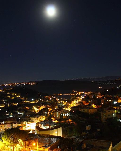 One Of My Best Shots ❤️  tb 🔙... Hseiki  lebanon  beirut  night ... (Baïssoûr, Mont-Liban, Lebanon)