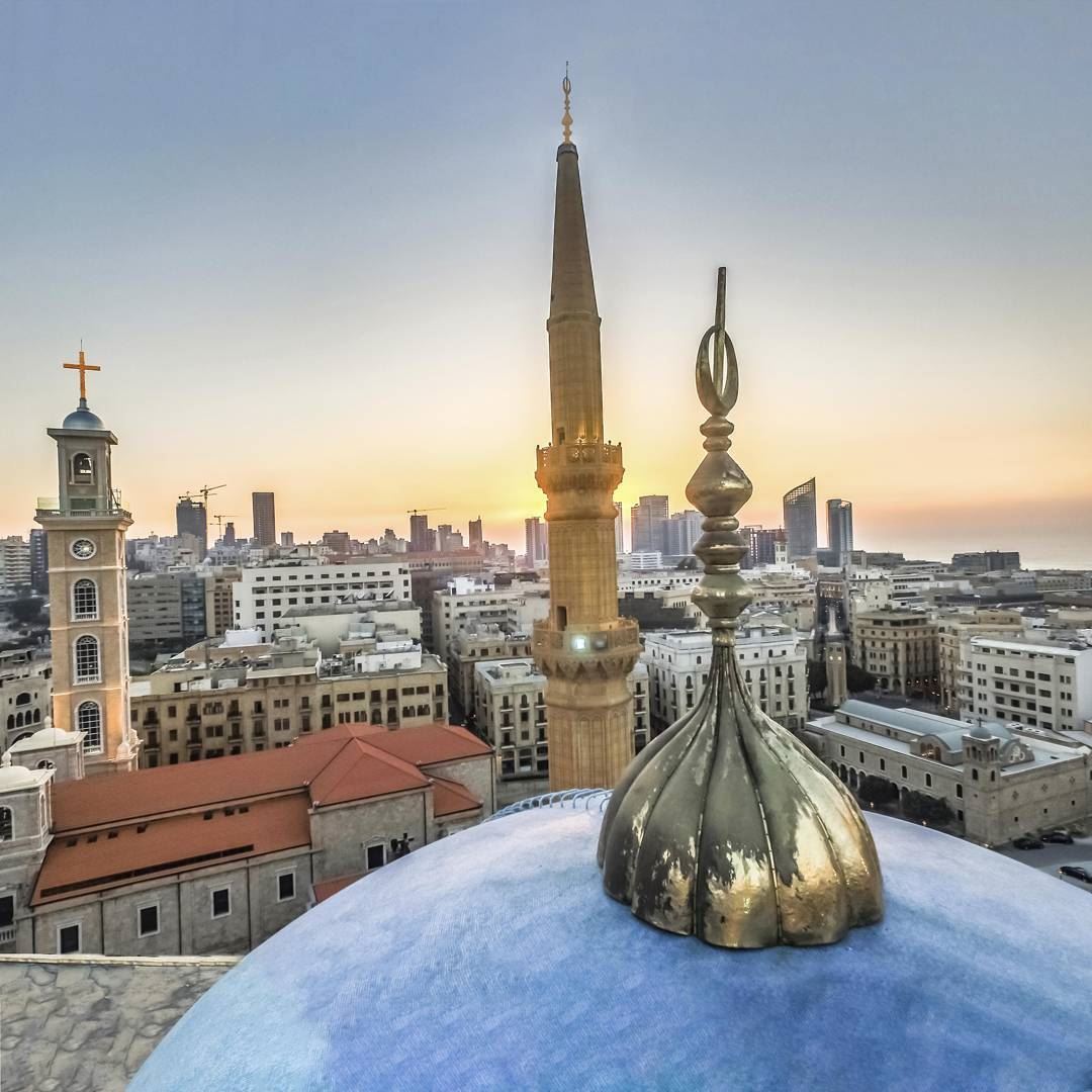 One praying nation ! lebanon  lebanonspotlights  downtown  beirut  sun ... (Mohammad Al-Amin Mosque)