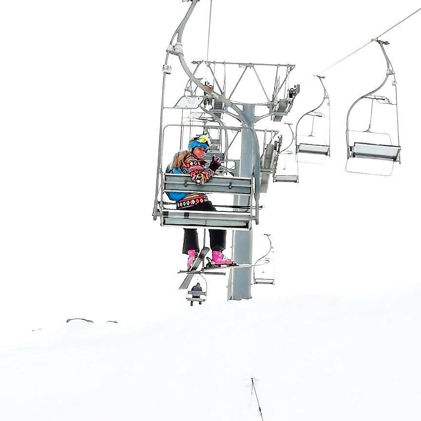 ✌🏂❤🐧 onthetop  hanging  skiinglife  ski  skiing  ontheslopes  allwhite ...